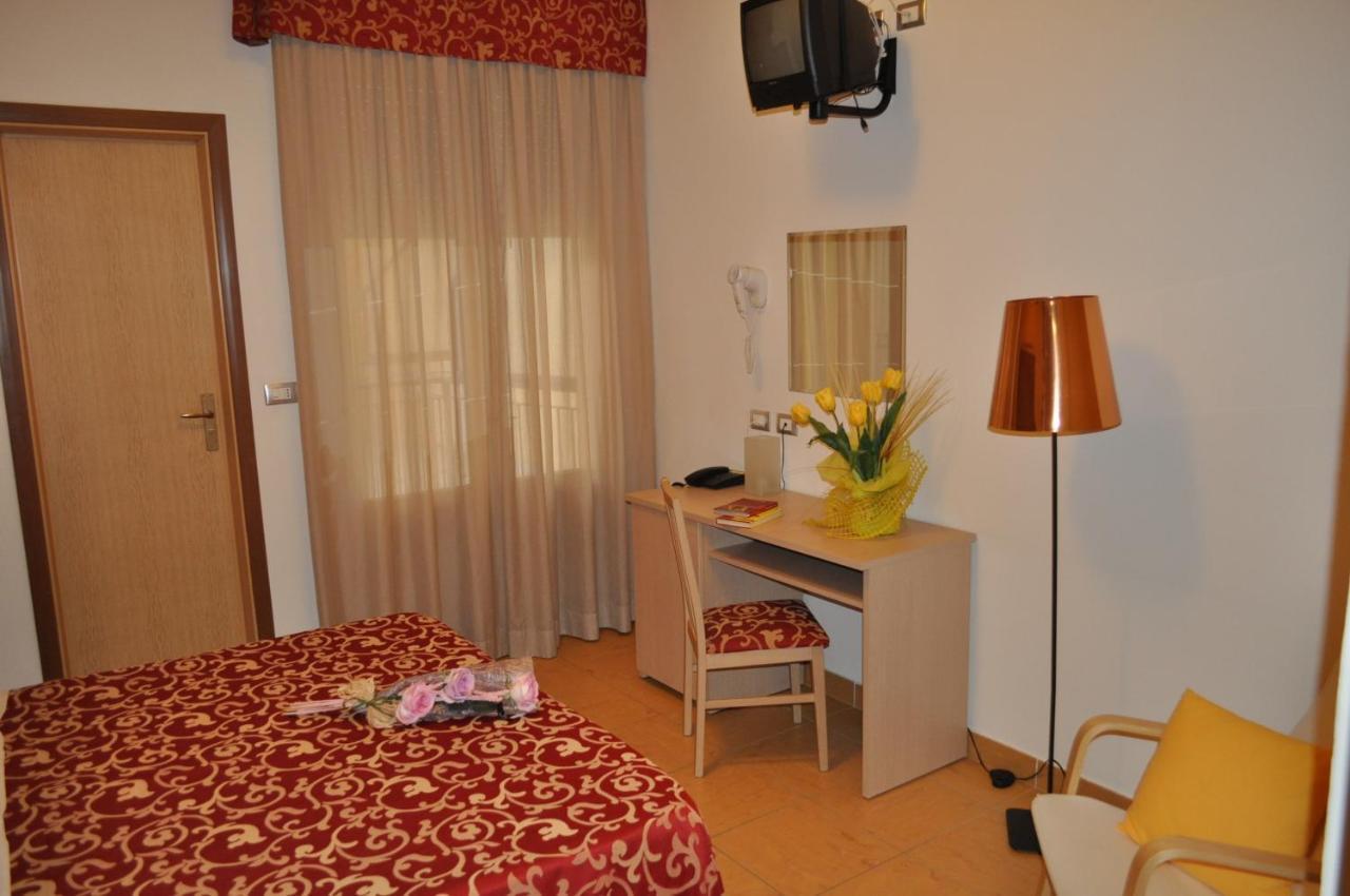 Hotel Mimosa Bellaria-Igea Marina Camera foto
