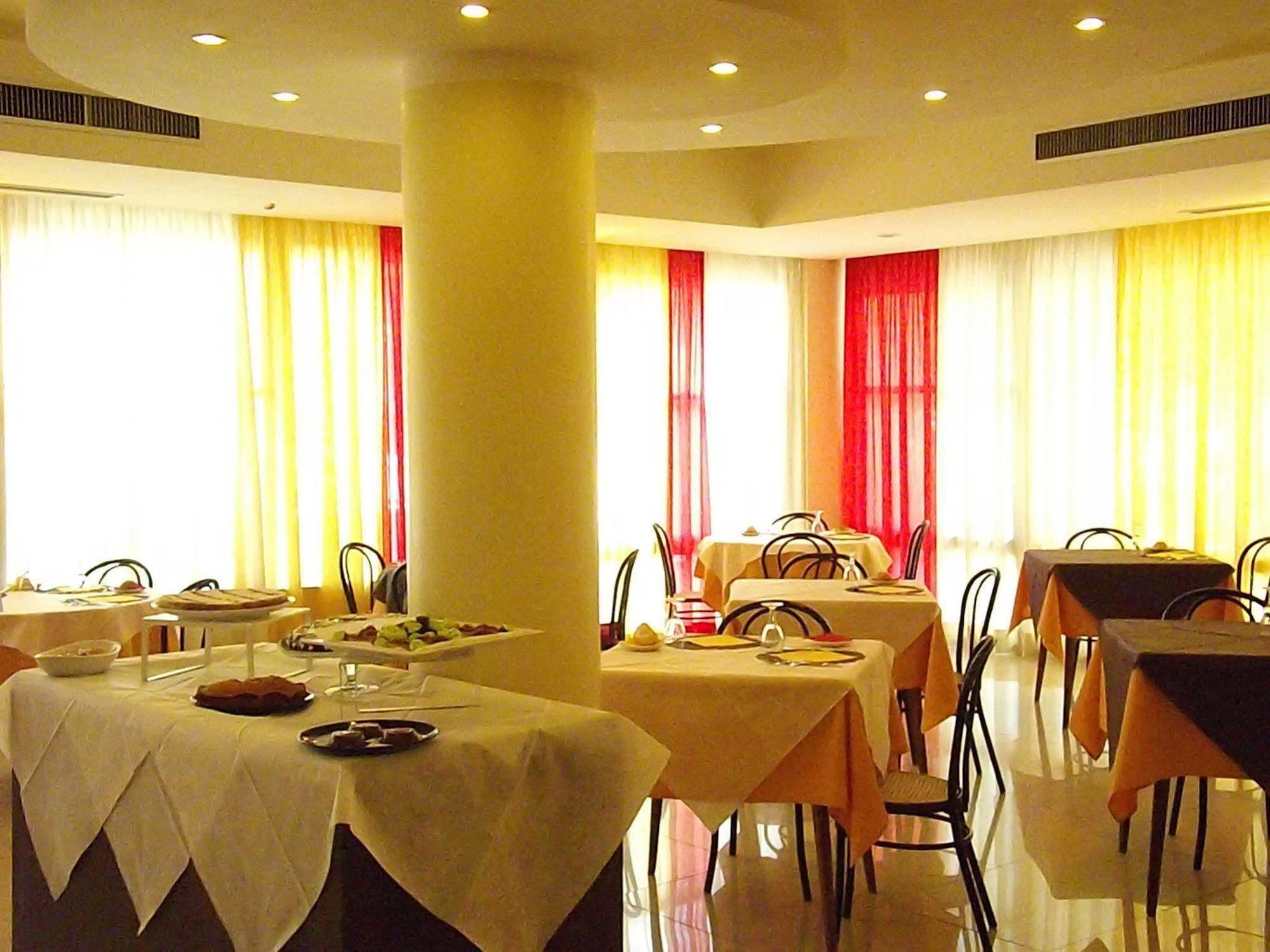 Hotel Mimosa Bellaria-Igea Marina Esterno foto