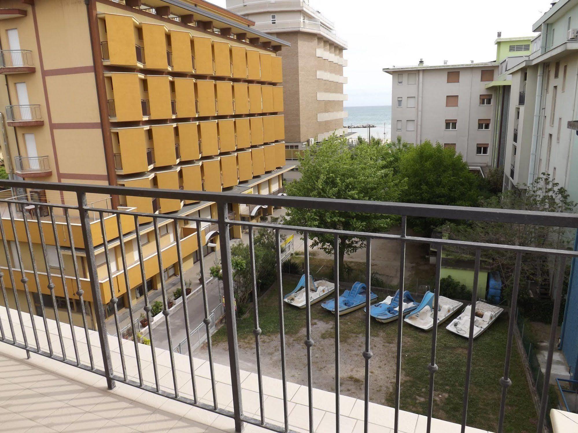Hotel Mimosa Bellaria-Igea Marina Esterno foto